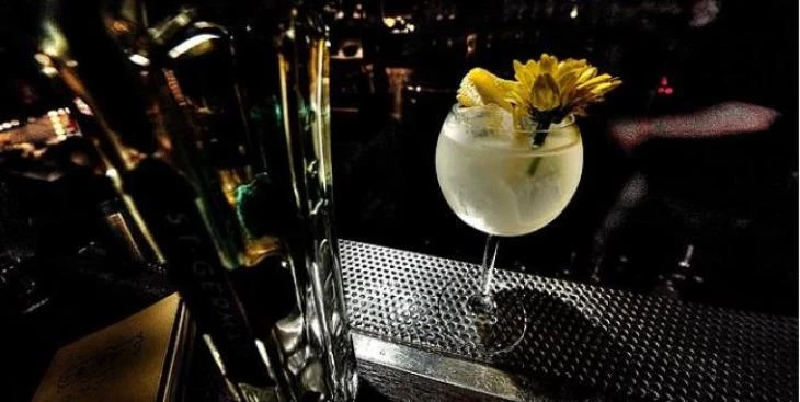 Το gadget που σου δείχνει αν το ποτό σου είναι «μπόμπα»